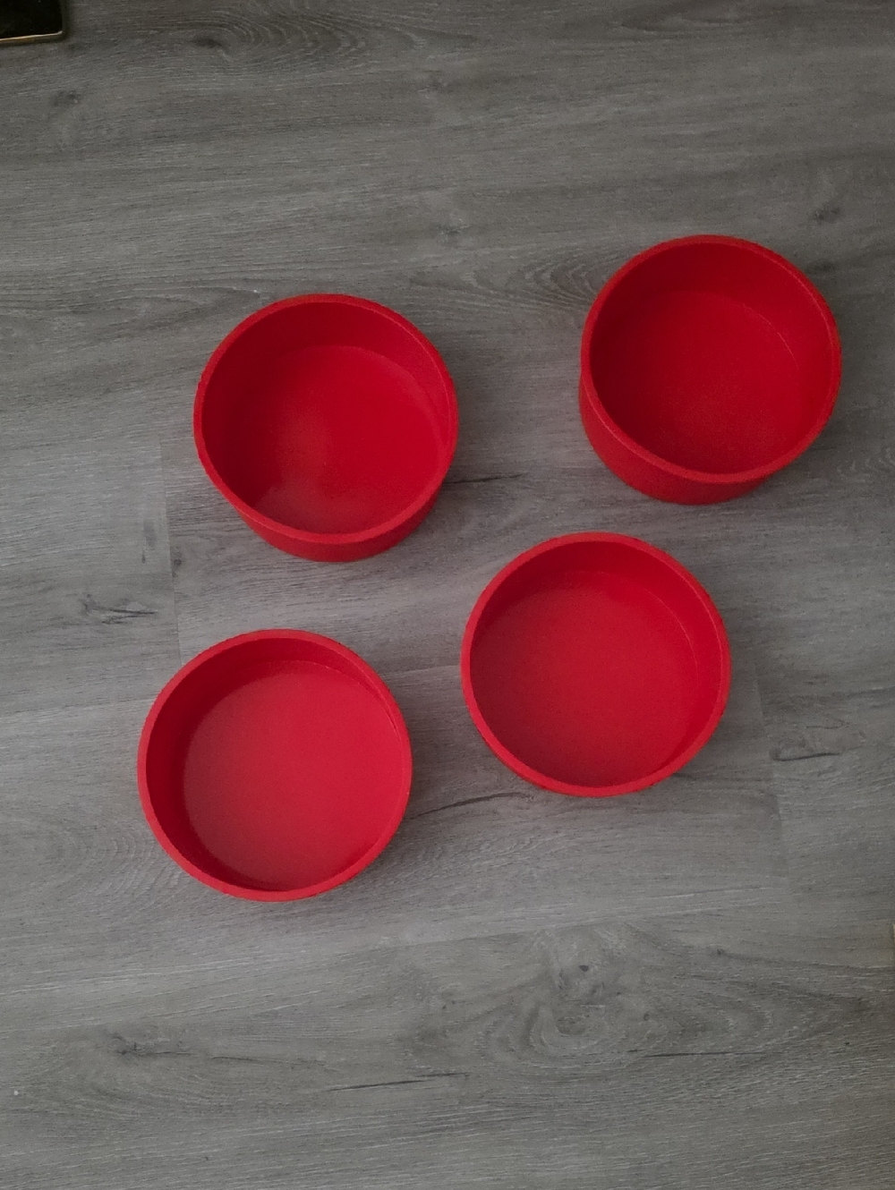 Set of 4 Red Round Silicone Bowls